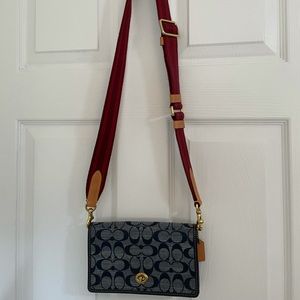 COPY - Coach Signature C Chambray Hayden Wallet / Crossbody